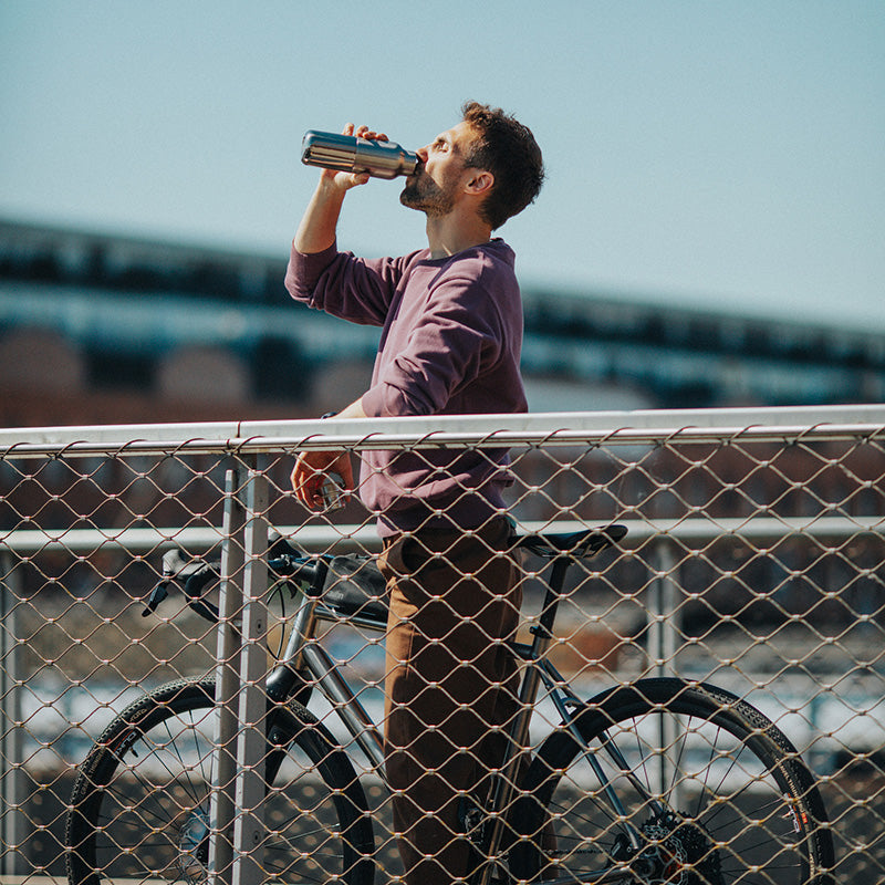 12oz-rise-reflect-with-bamboo-cap-l2 16oz_rise_reflect_man_bike_square.jpg