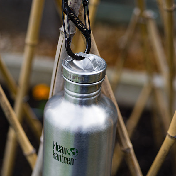 classic-steel-loop-cap-n6 40oz_bottle_steel_loop_cap_lifestyle.jpg