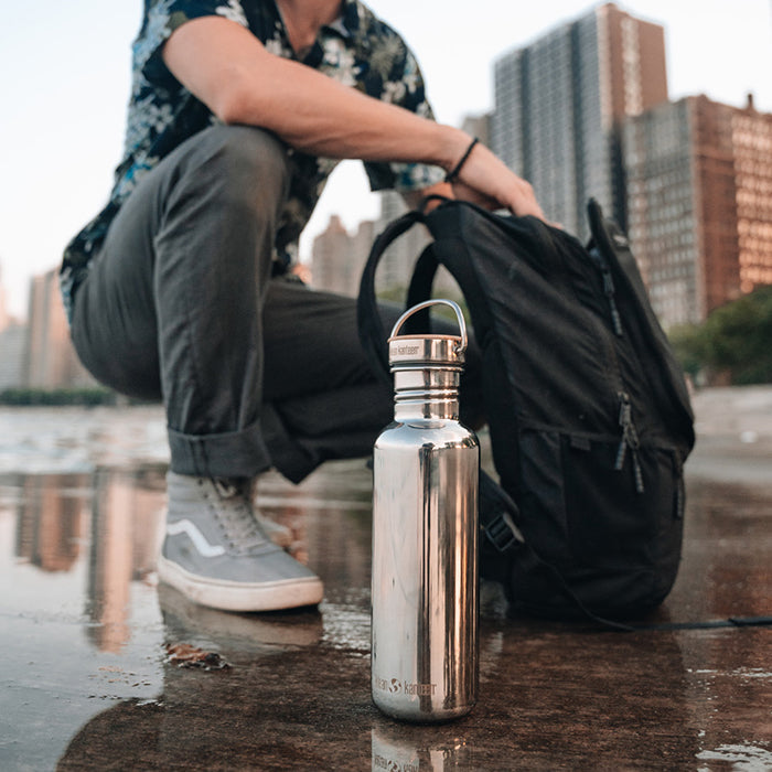 27oz-reflect-with-bamboo-cap-b5 K27SSLRF-MS-BAMBOO_reflect-bottle_city_lifestyle_ff882516-9bd8-49cf-b515-736a0a9c889f.jpg