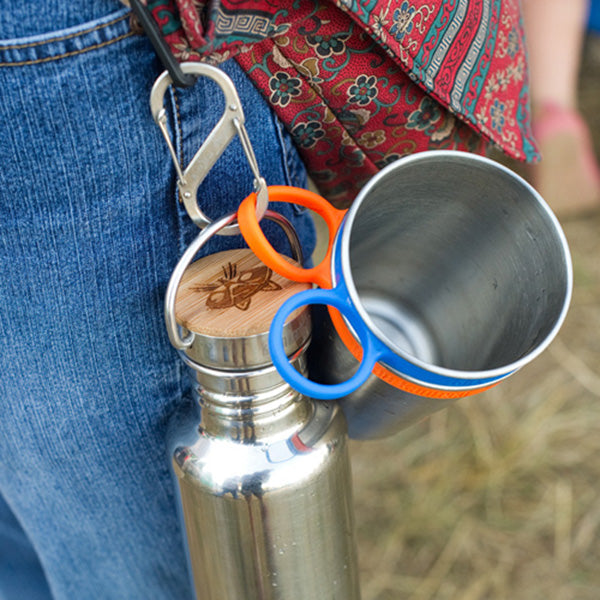 steel-s-biner-3-q0 carabiner_steel_clip_bottle_lifestyle_f9a2dad1-cd06-4894-b3ff-13476b2b5a87.jpg