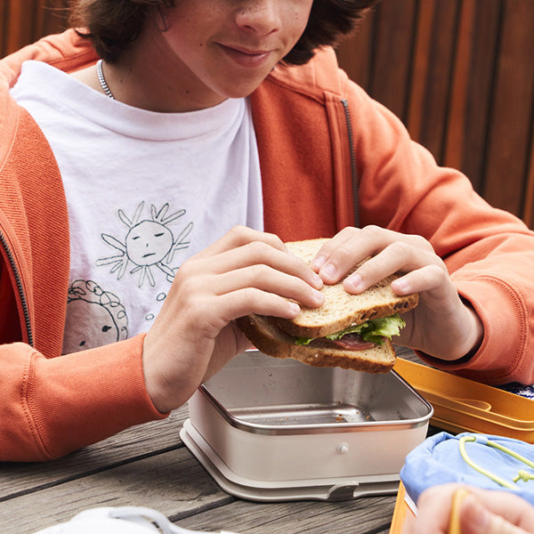 23oz-rise-food-box-lunch-q8 rise_food_lunch_box_lunch_kid_sandwich_square.jpg