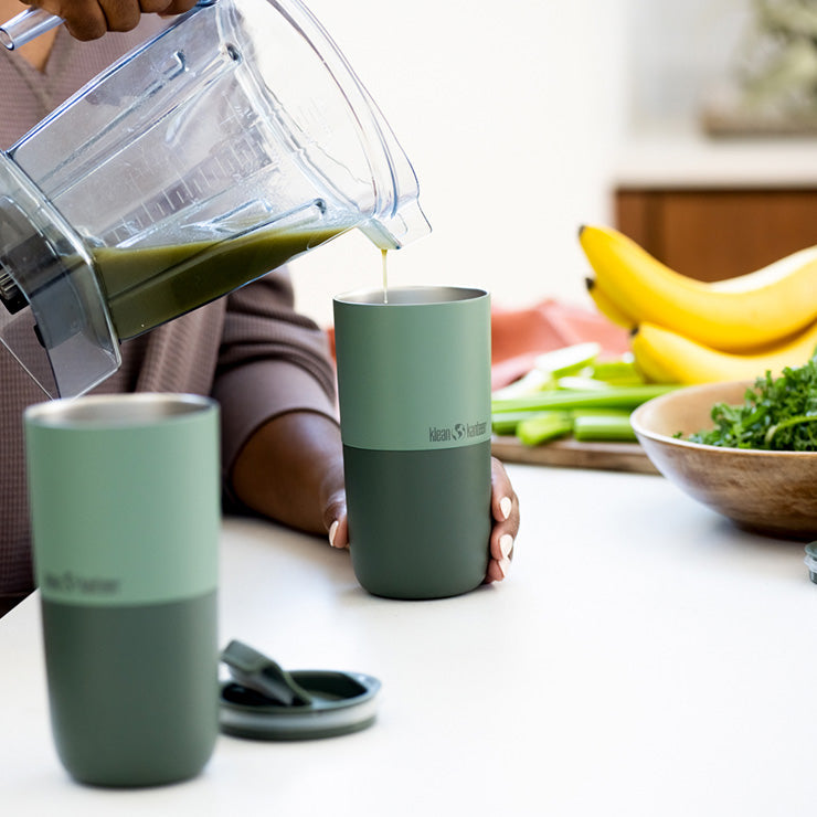 smoothie-set-j2 smoothie_kit_rise_tumbler_smoothie_pour.jpg