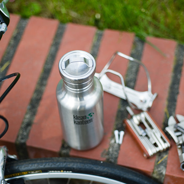 classic-steel-loop-cap-n6 stainless_bottle_cap_bike_parts_lifestyle.jpg