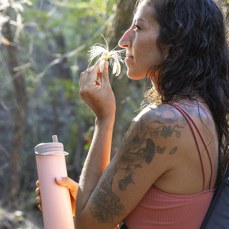 20oz-tkwide-made-to-do-more-bundle-s2 tkwide_20oz_insulated_bottle_twist_woman_flower_costarica_square.jpg